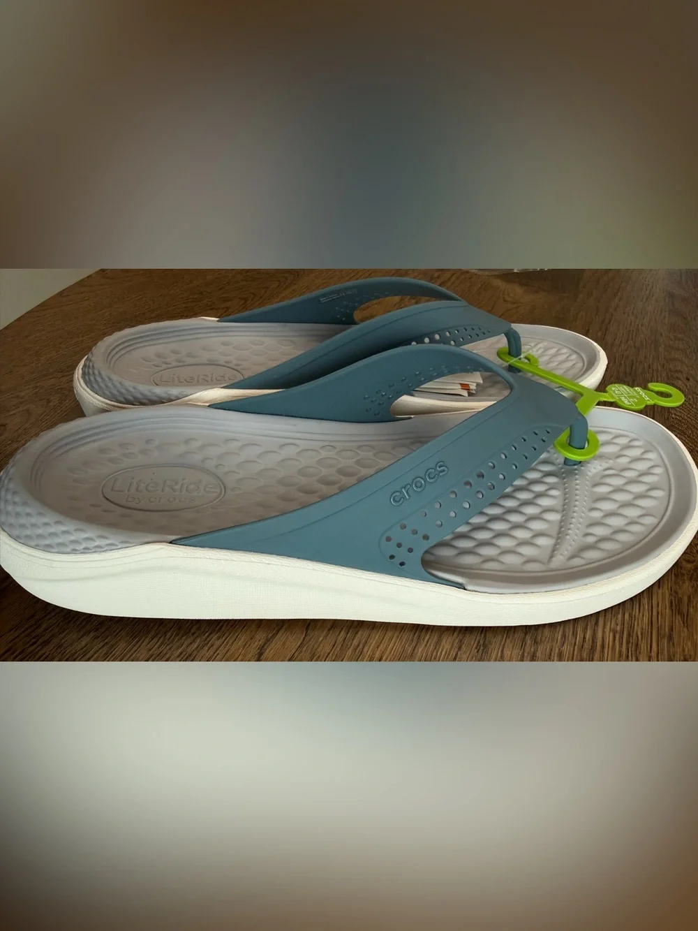 Crocs LiteRide Flip Flops Unisex Men’s 9 / Women’s 11 – New in Bag